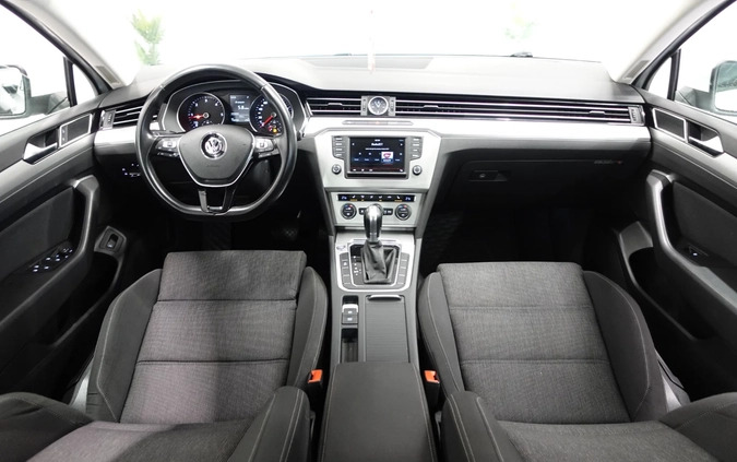 Volkswagen Passat cena 55900 przebieg: 158759, rok produkcji 2015 z Golina małe 781